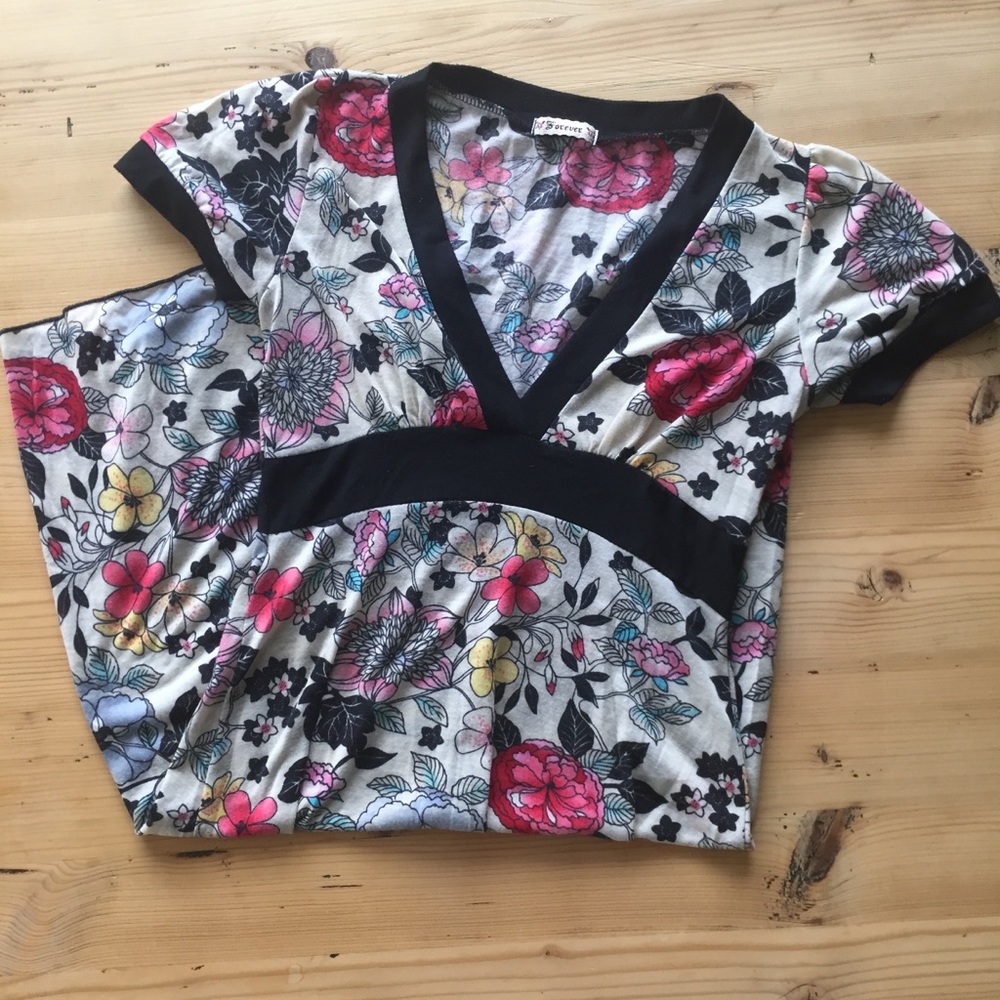 Forever 21 floral v-neck dress size small